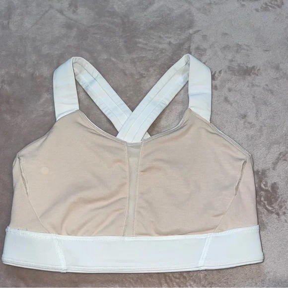 Lululemon sport bra size 4 - Picture 4 of 6